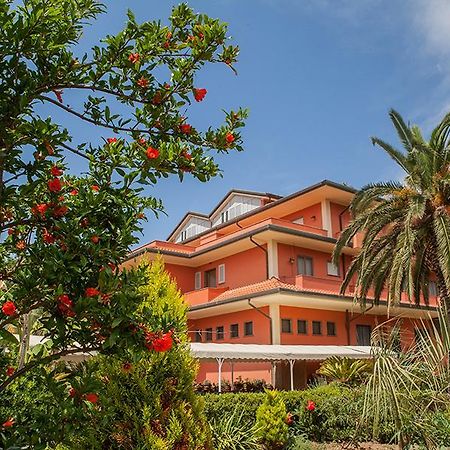 Hotel Le Rotonde Массачукколи Экстерьер фото